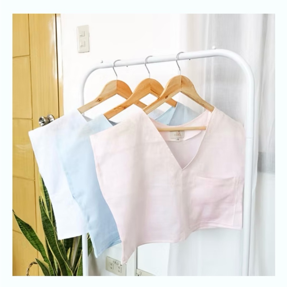 V-Neck Women's Linen Crop Tops - WHITE and DARK TAN